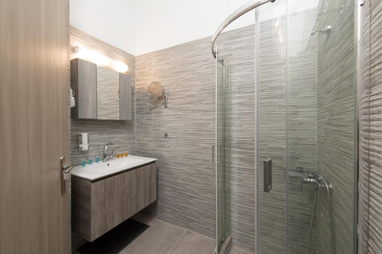 Loggos Apartments 론고스 외부 사진