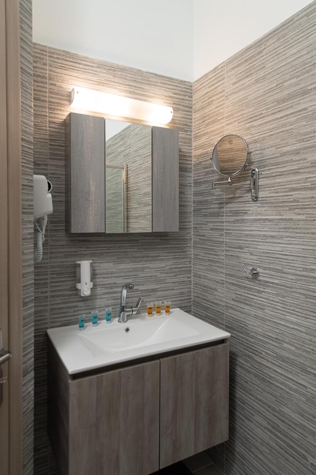 Loggos Apartments 론고스 외부 사진